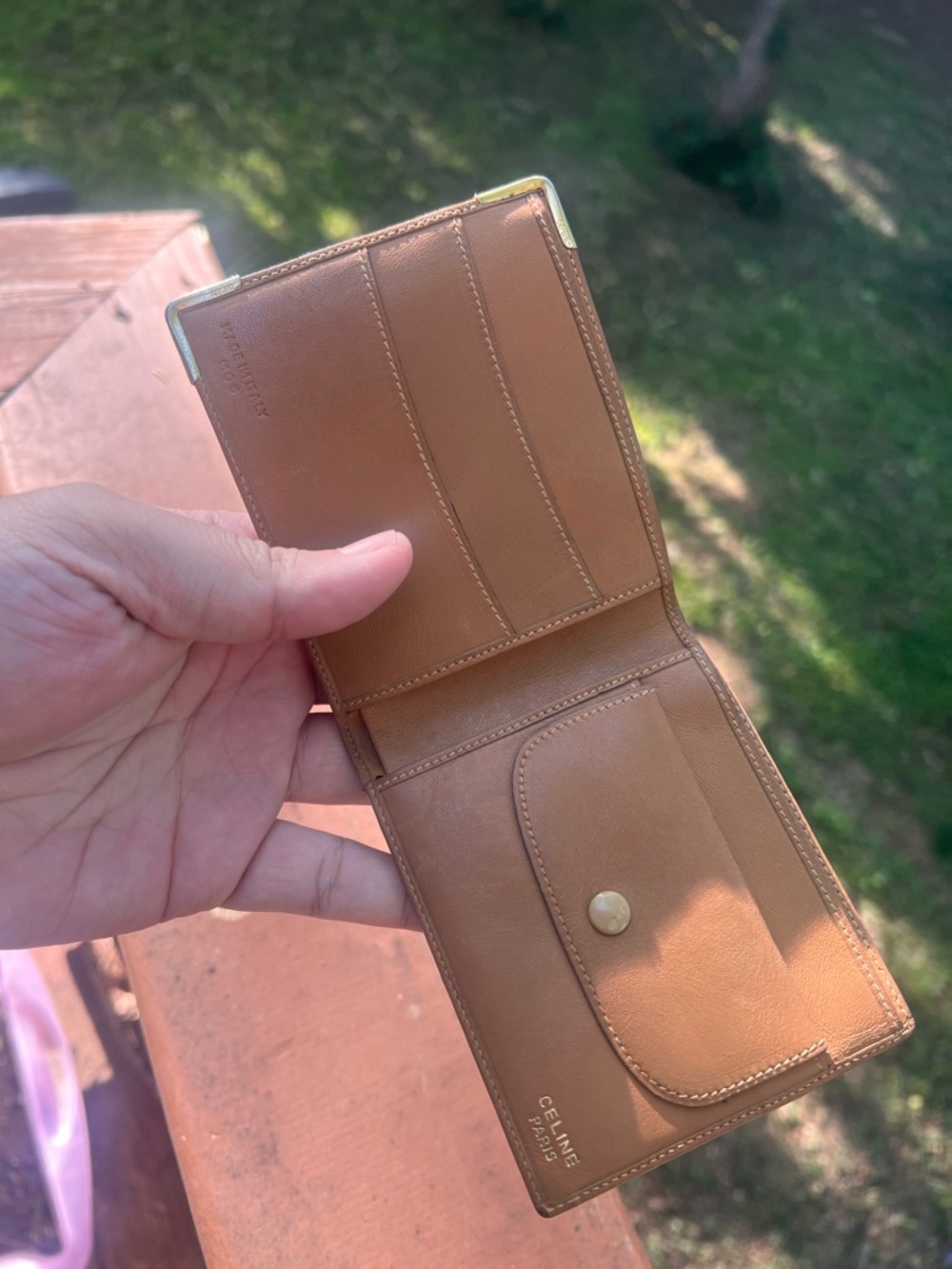 Celine Brown Money Clip Luxurious Leather Accessory - Picture 4 of 5